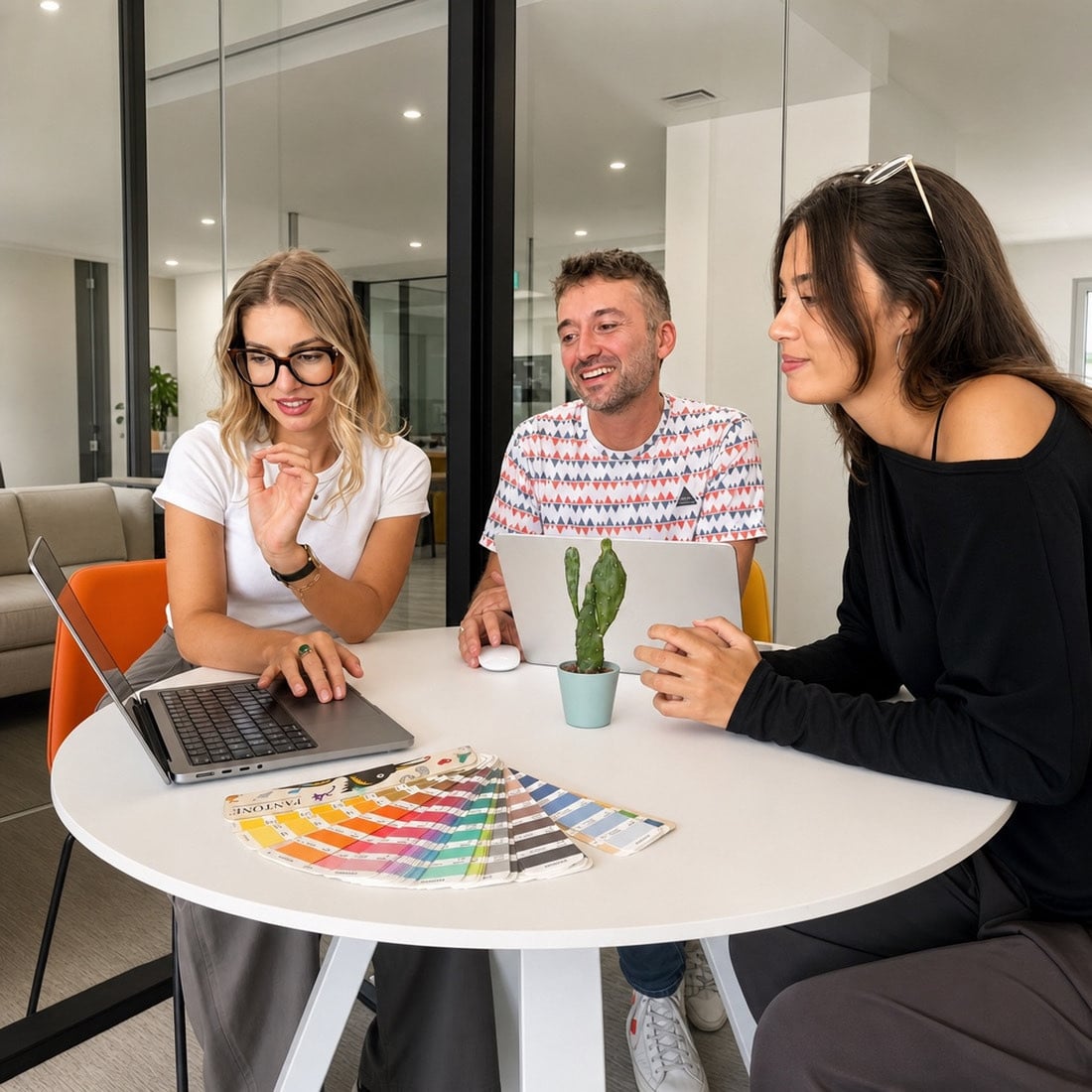 Atelier de conception UX chez Ylly, échanges autour des maquettes